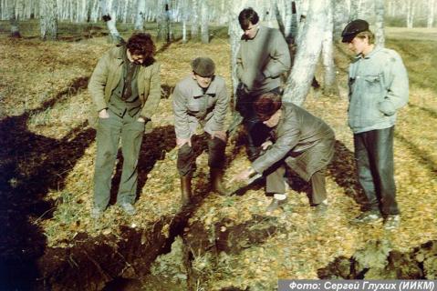 Фотография 1989 года.  Источник: http://www.vishime.ru/blogs/2011/04/04/pamyati-zhertv-politicheskih-repressij/